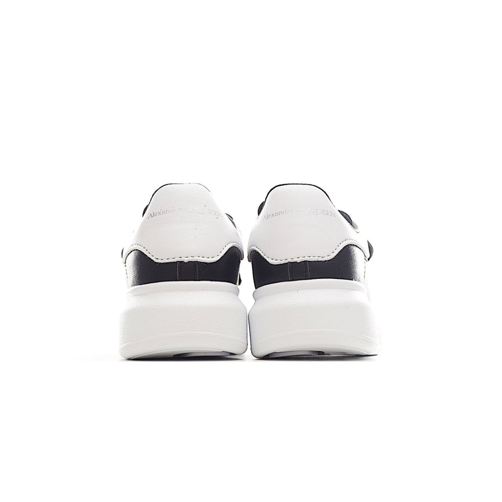 McQueen “Full Black”